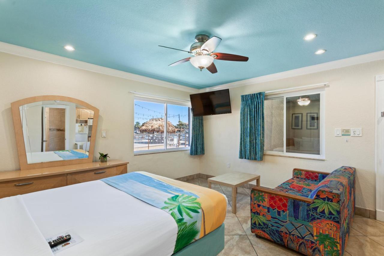 Bay Palms Waterfront Resort - Hotel And Marina St. Pete Beach Esterno foto