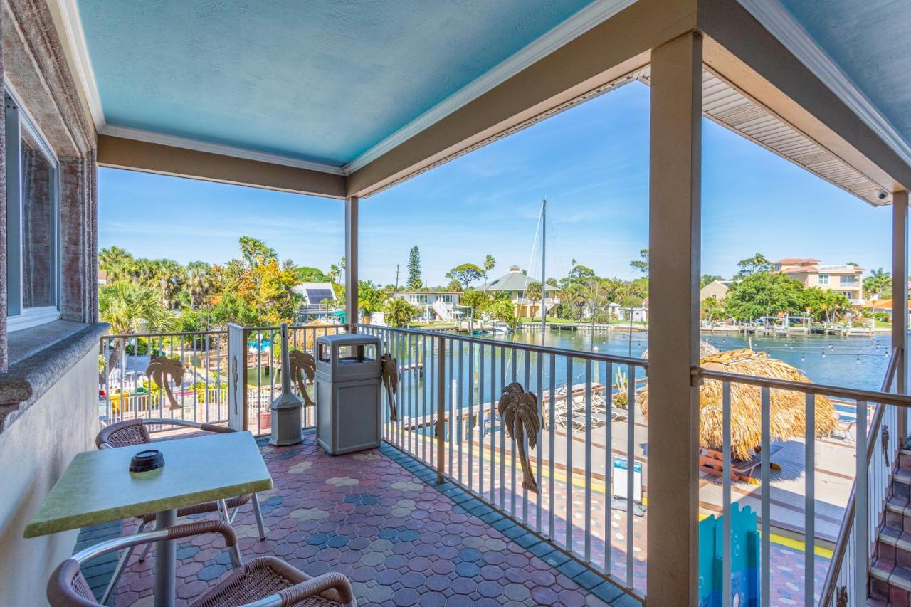 Bay Palms Waterfront Resort - Hotel And Marina St. Pete Beach Esterno foto