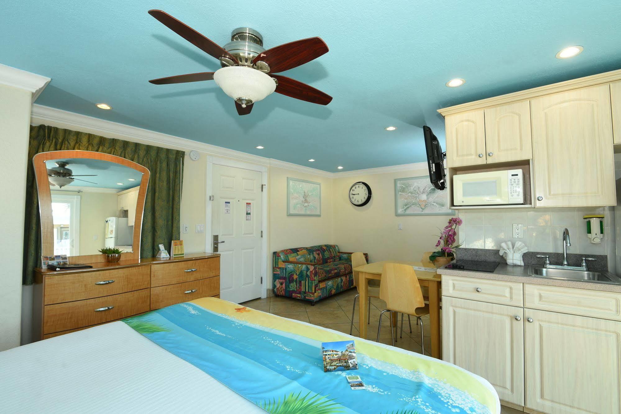 Bay Palms Waterfront Resort - Hotel And Marina St. Pete Beach Esterno foto
