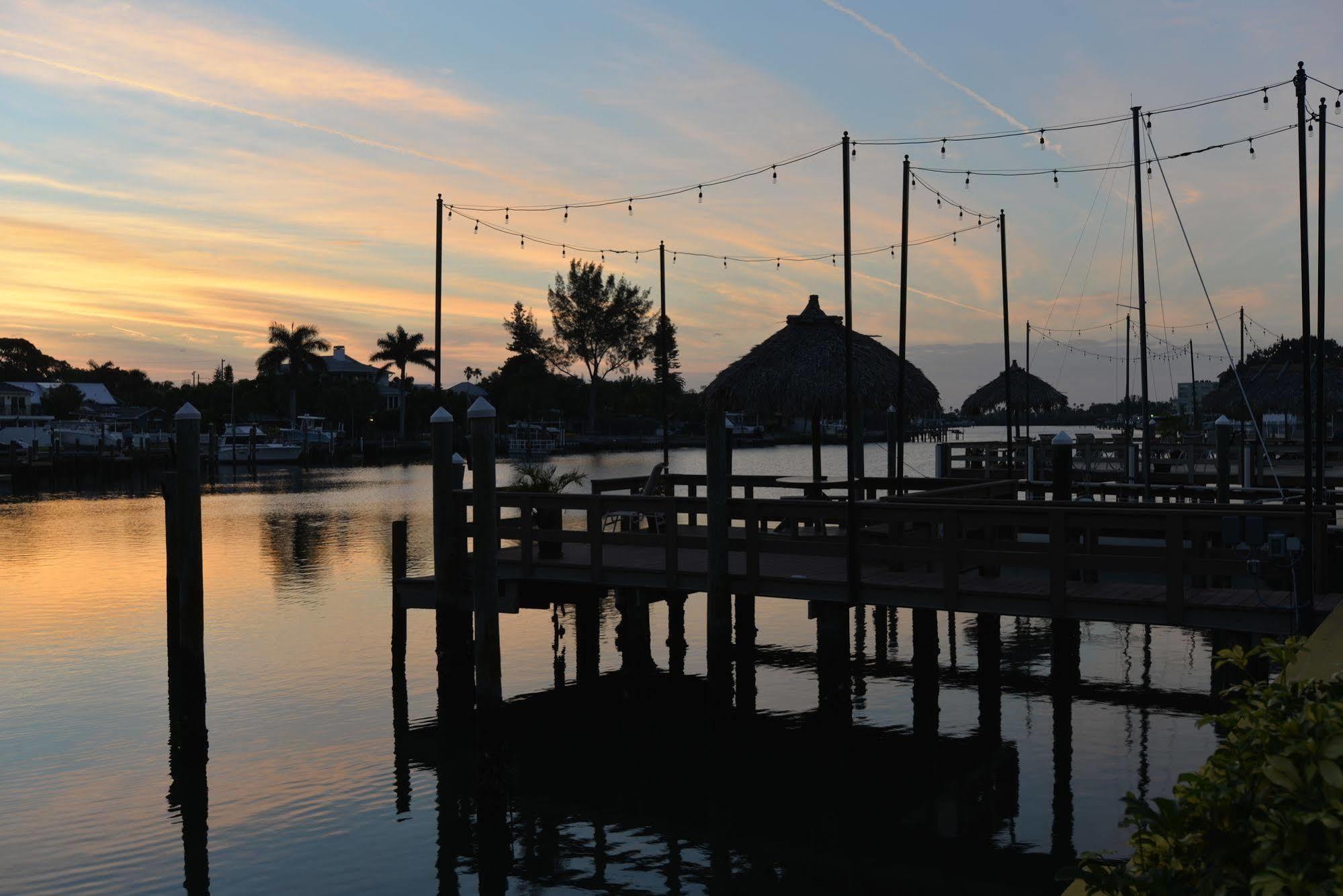 Bay Palms Waterfront Resort - Hotel And Marina St. Pete Beach Esterno foto