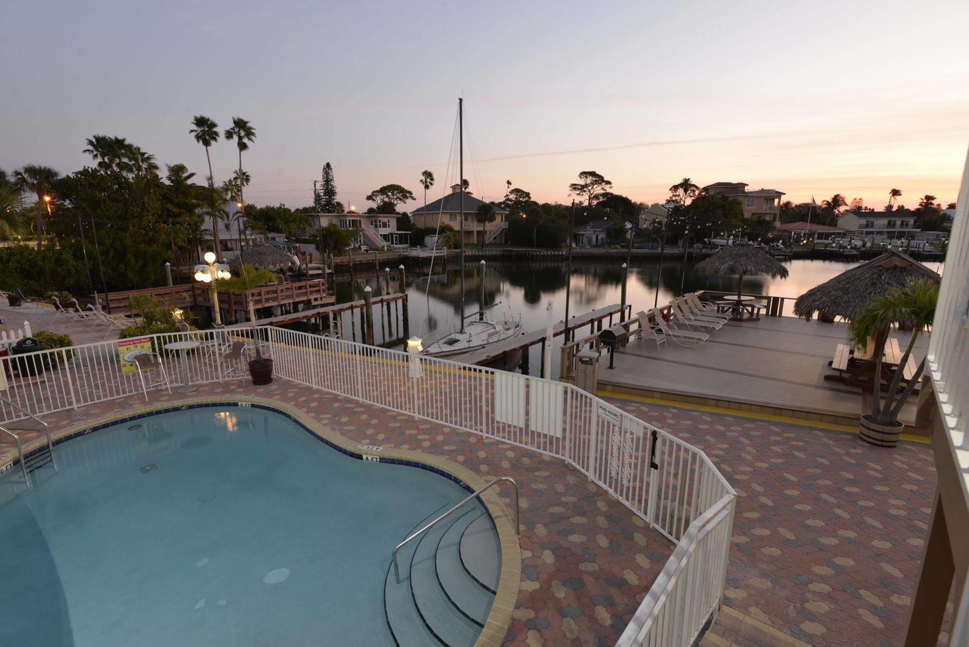 Bay Palms Waterfront Resort - Hotel And Marina St. Pete Beach Esterno foto