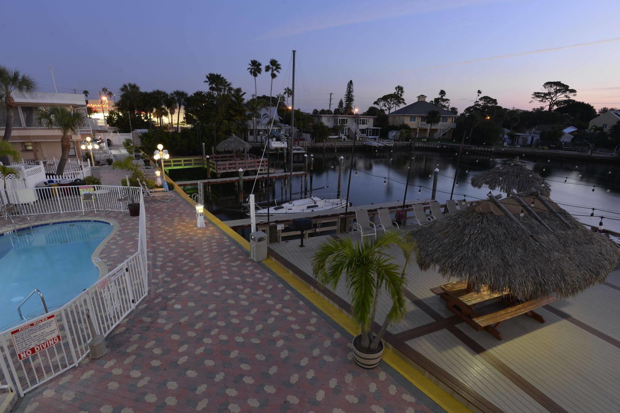 Bay Palms Waterfront Resort - Hotel And Marina St. Pete Beach Esterno foto